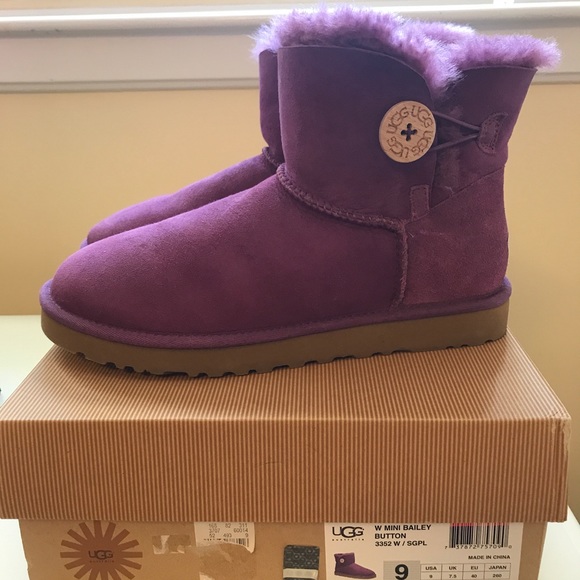 UGG Shoes - Ugg- excellent condition
